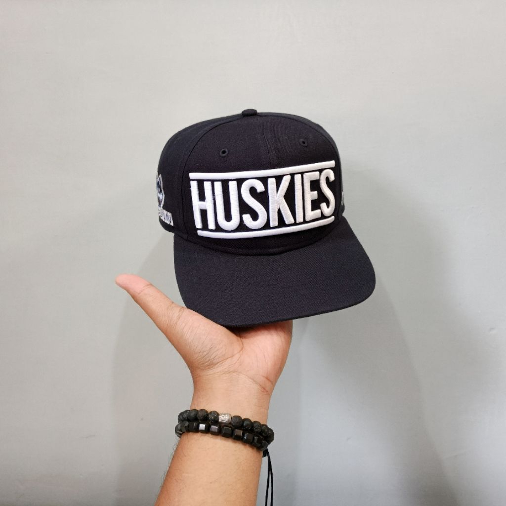 Snapback 47 Brand UConn Huskies Original