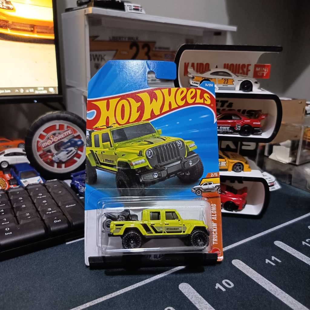 Hot Wheels Jeep  Gladiator hijau
