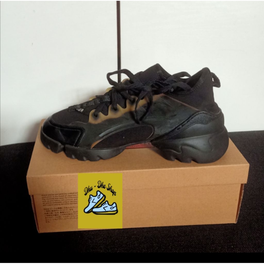 sepatu Dior size 38 original.mewah dan berkelas