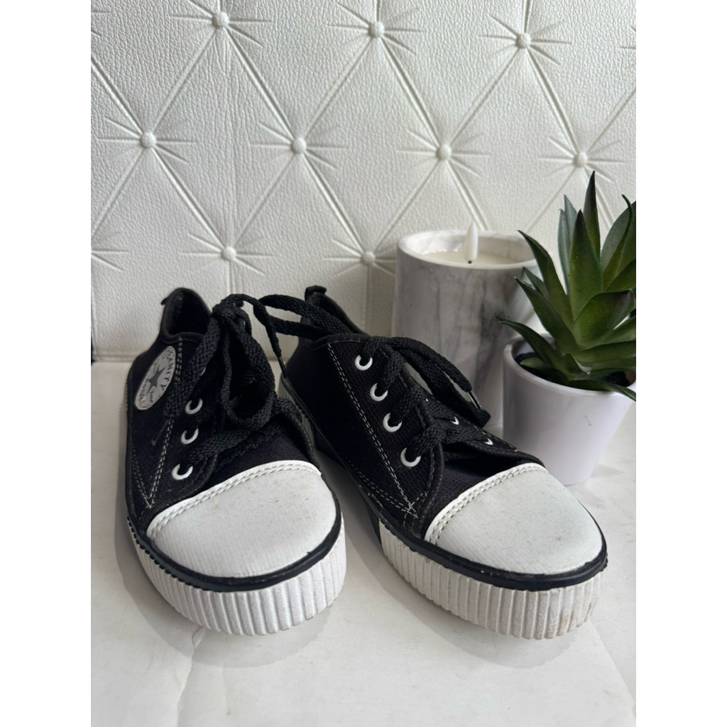 Sepatu Sekolah Baru Eternity Sport - Size 35 Insole 21cm - Warna Hitam Putih - BARU