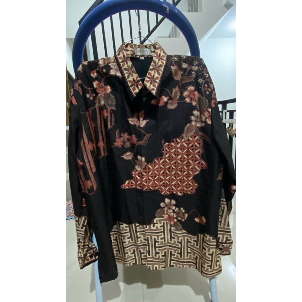 Preloved Kemeja Batik | Merah Hitam Nuansa Chinese | Batik Sutera Serat Bambu | Kondisi Istimewa | S