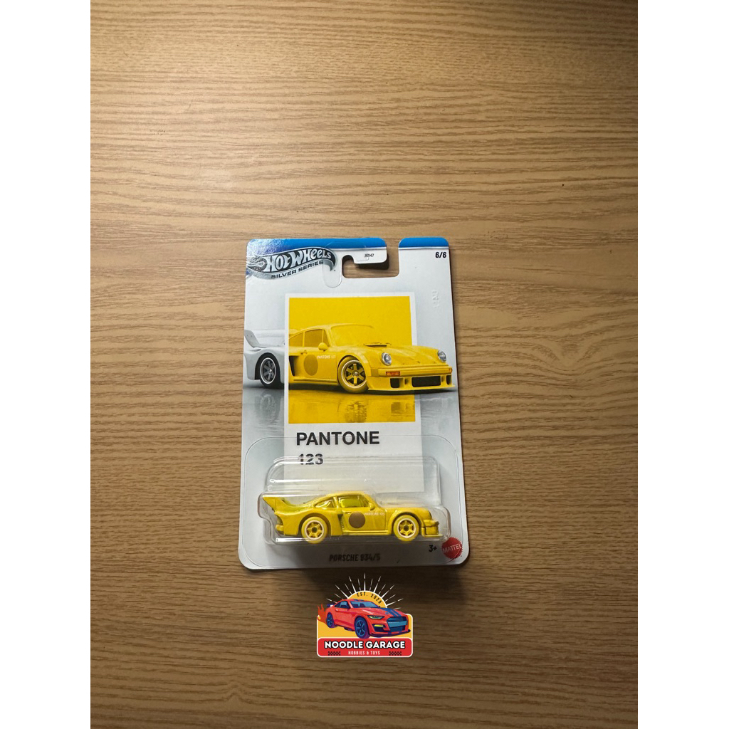Hot Wheels Pantone Porsche 934