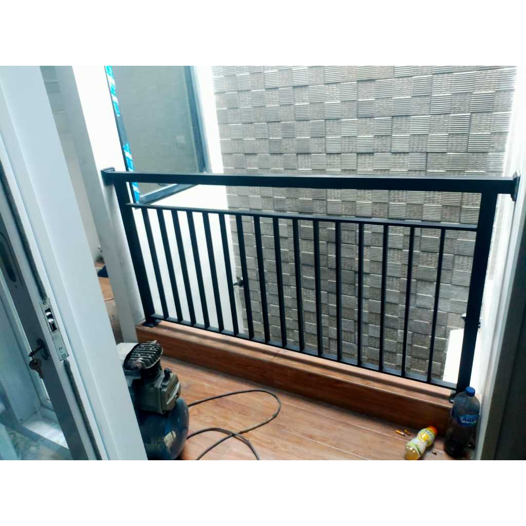 Railing Tangga Besi Hollow Minimalis