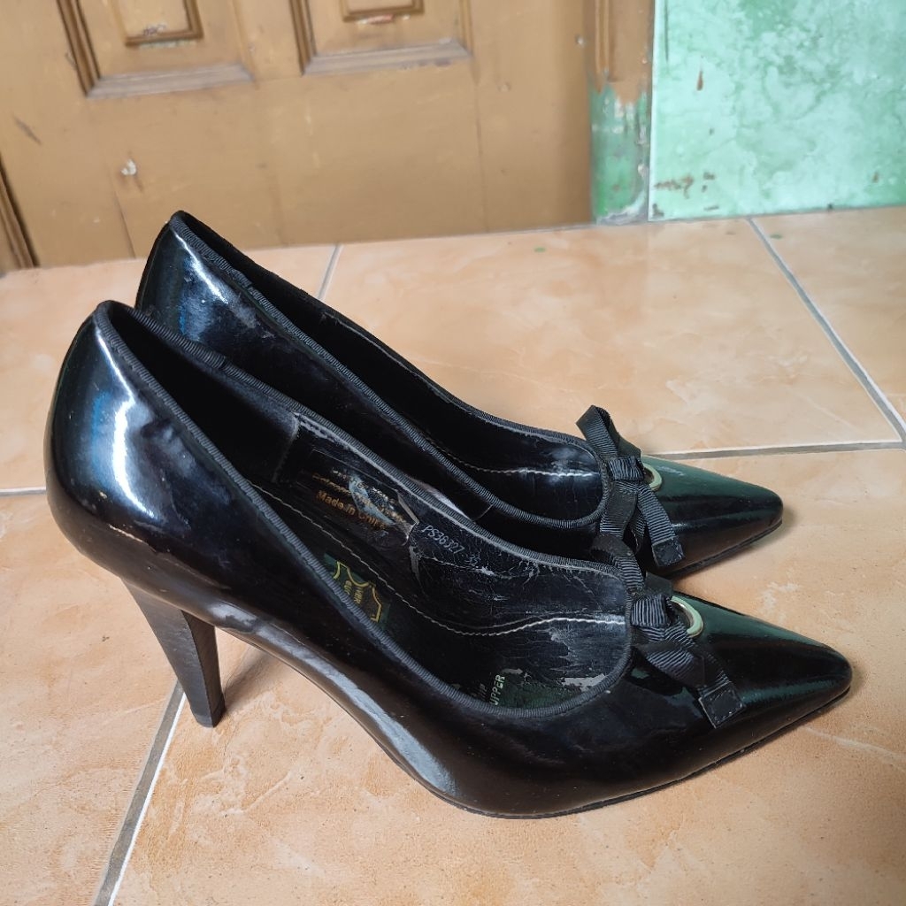 Everbest High Heels Hitam Polos