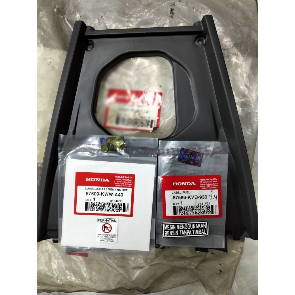 Cover full tank plus label untuk motor New Vario 150FI number part 17575K59A70 & 87509KWWA40 & 87586
