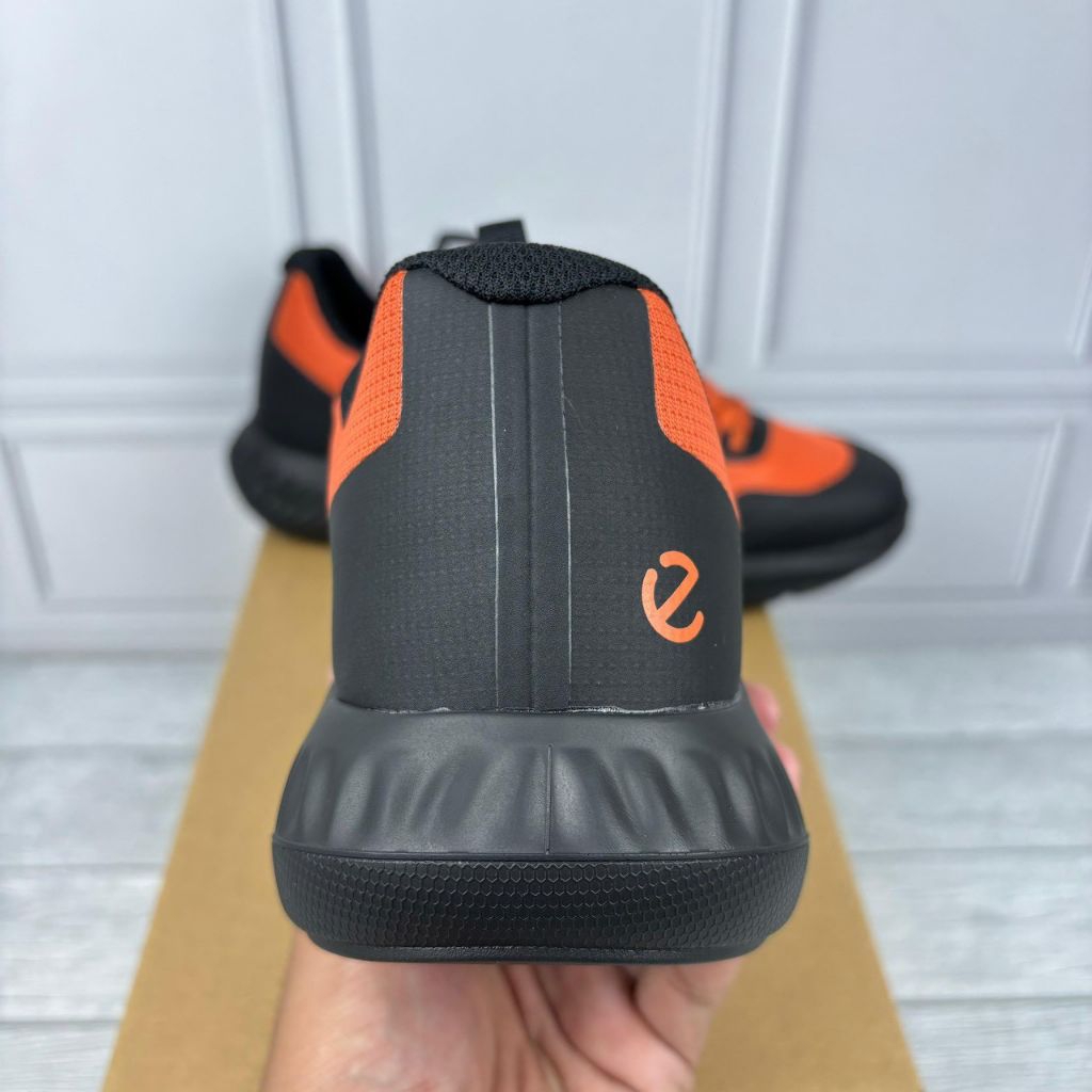 SEPATU LARI PRIA ECCO TRAIL RUN ORANGE BLACK
