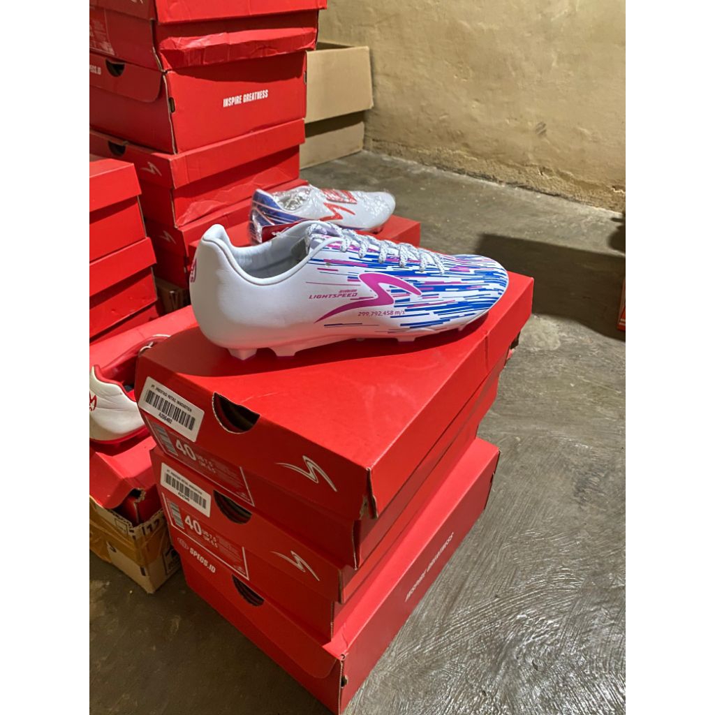 specs lightspeed magnifico FG