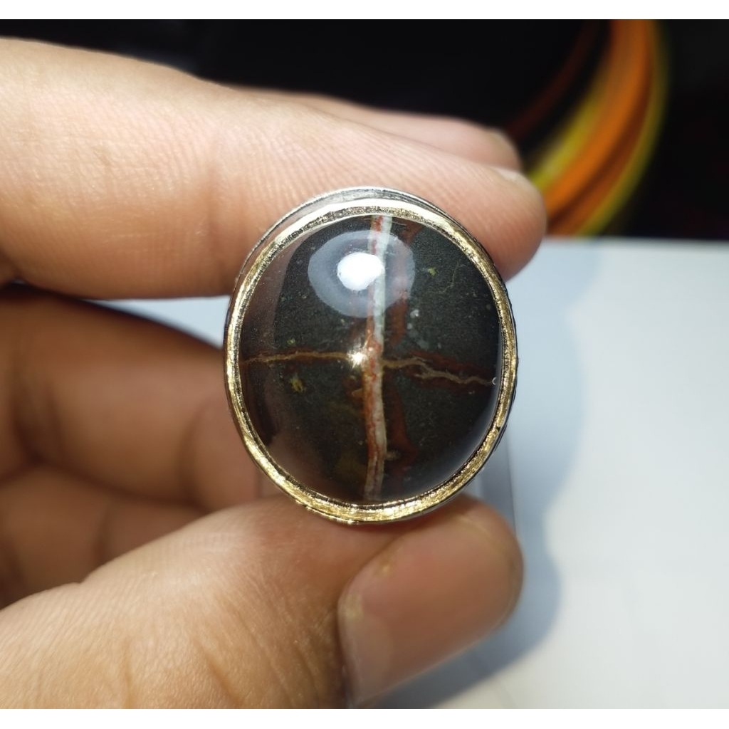 Batu tapak jalak badar besi