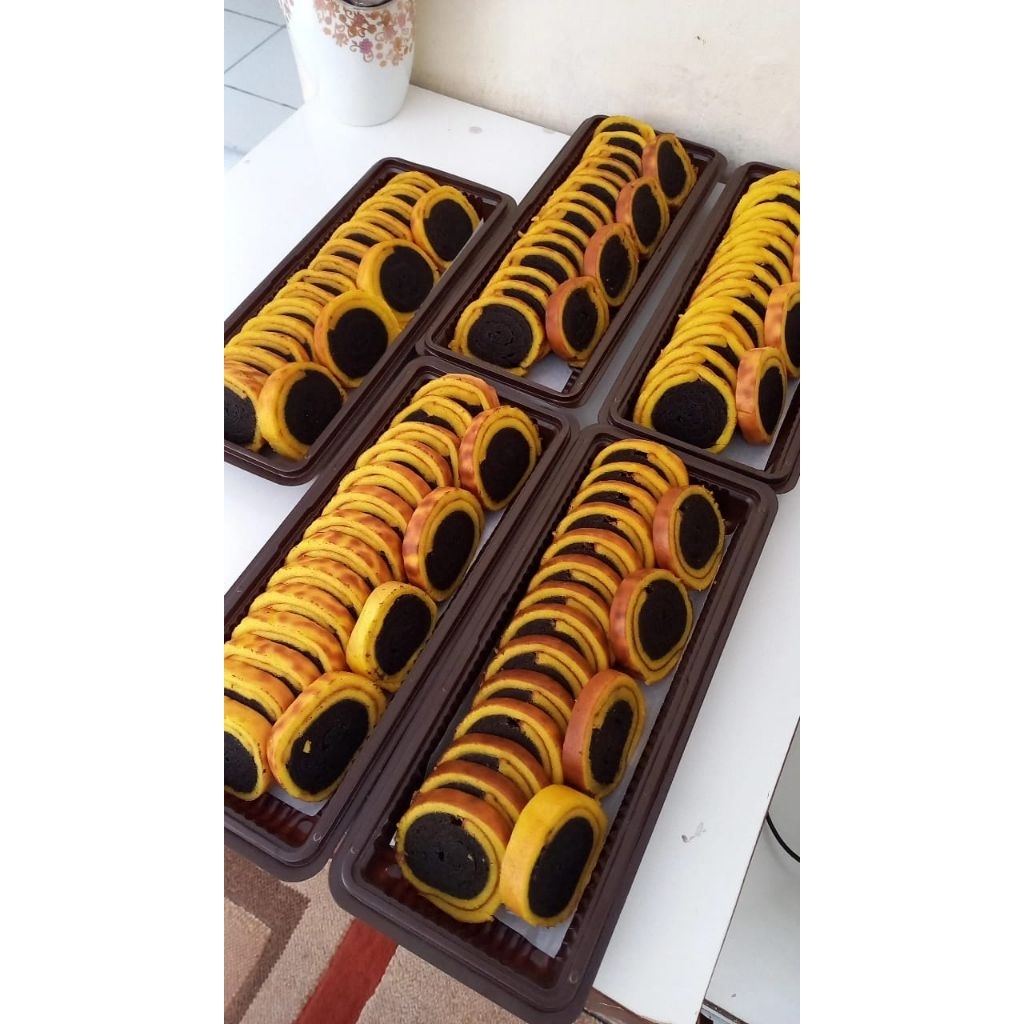 Lapis Legit Gulung Coklat Premium | Lembut & Legit | Moys Bakery