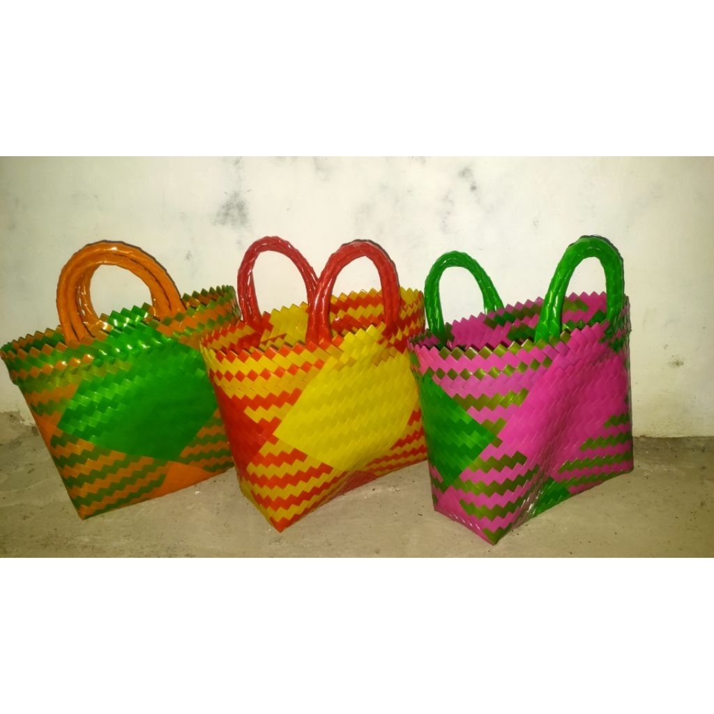 Tas anyaman - tas anyaman ( buat wadah belanja, wadah berkat dll. )