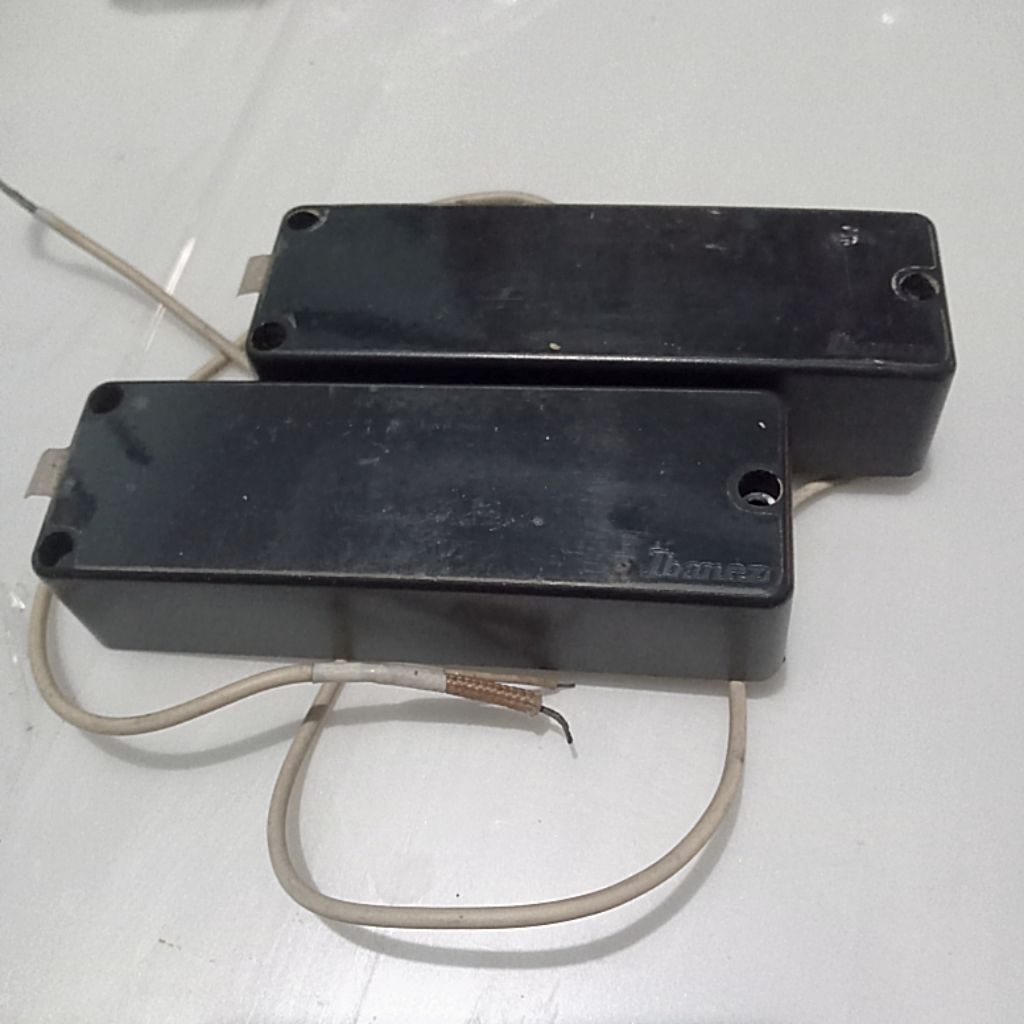 pickup bass logo ibanez 4string