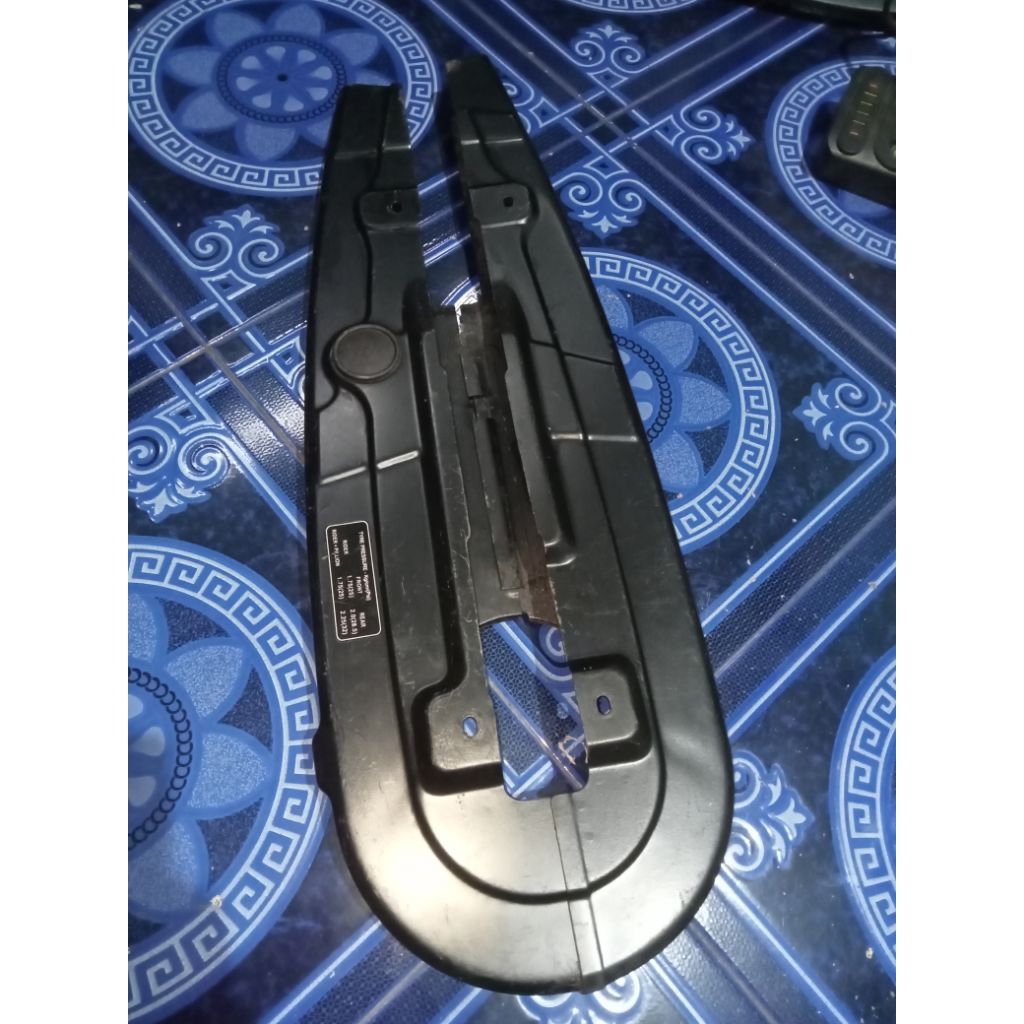 Katengkas Ketengkas Penutup rantai bajaj fulsar 180 CC Bajaj Pulsar 180cc ori