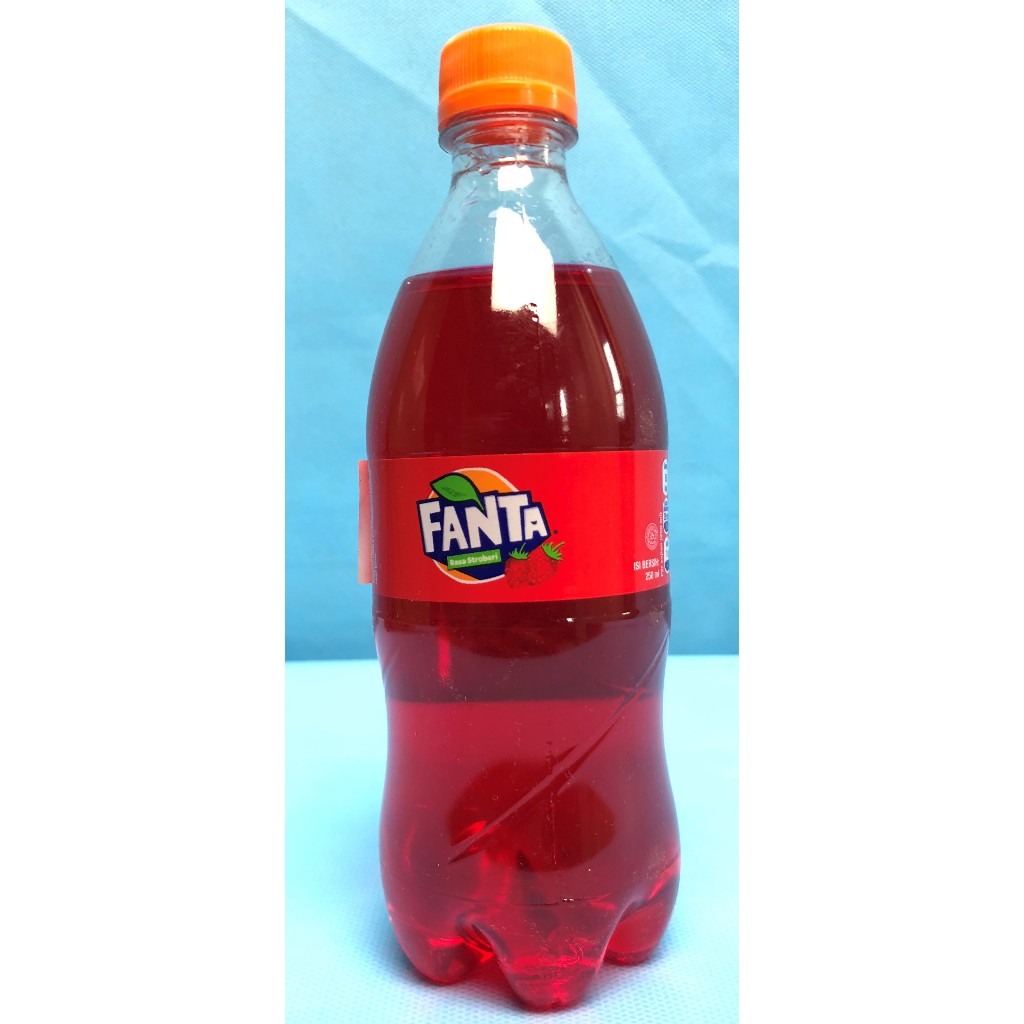 Fanta stroberry 250 ml botol