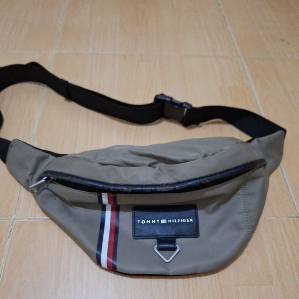 (PRELOVED) WAIST BAG TOMMY HILFIGER ORIGINAL TAS PRIA TAS LAKI