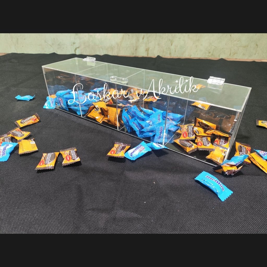 kotak multifungsi/tempat sosis dan permen