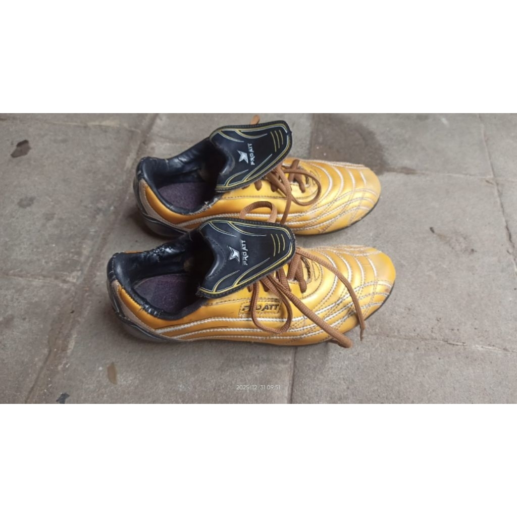 sepatu bola anak pro att 36 second.