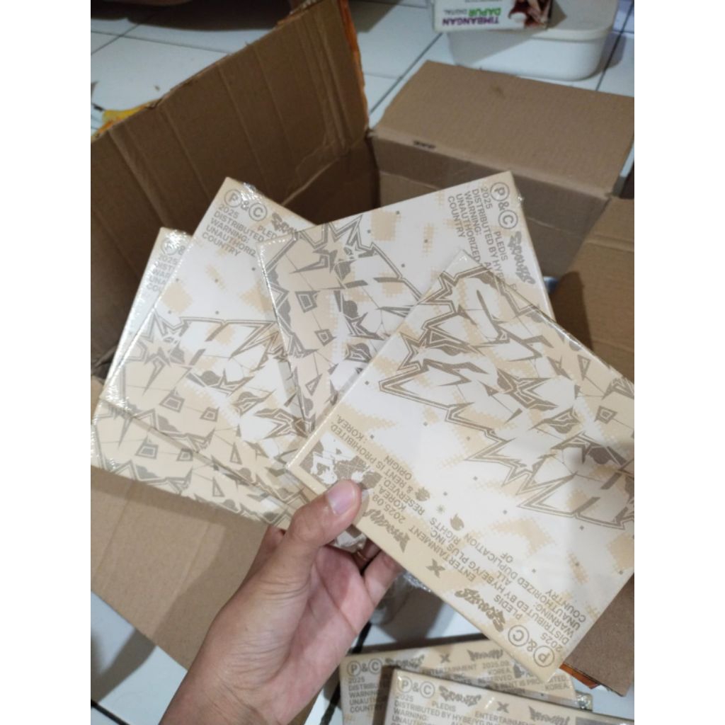 [READY STOCK] MINGYU x SCOUPS SEVENTEEN - ALBUM CxM [HYPE VIBES] COMPACT VER (RANDOM SEALED)