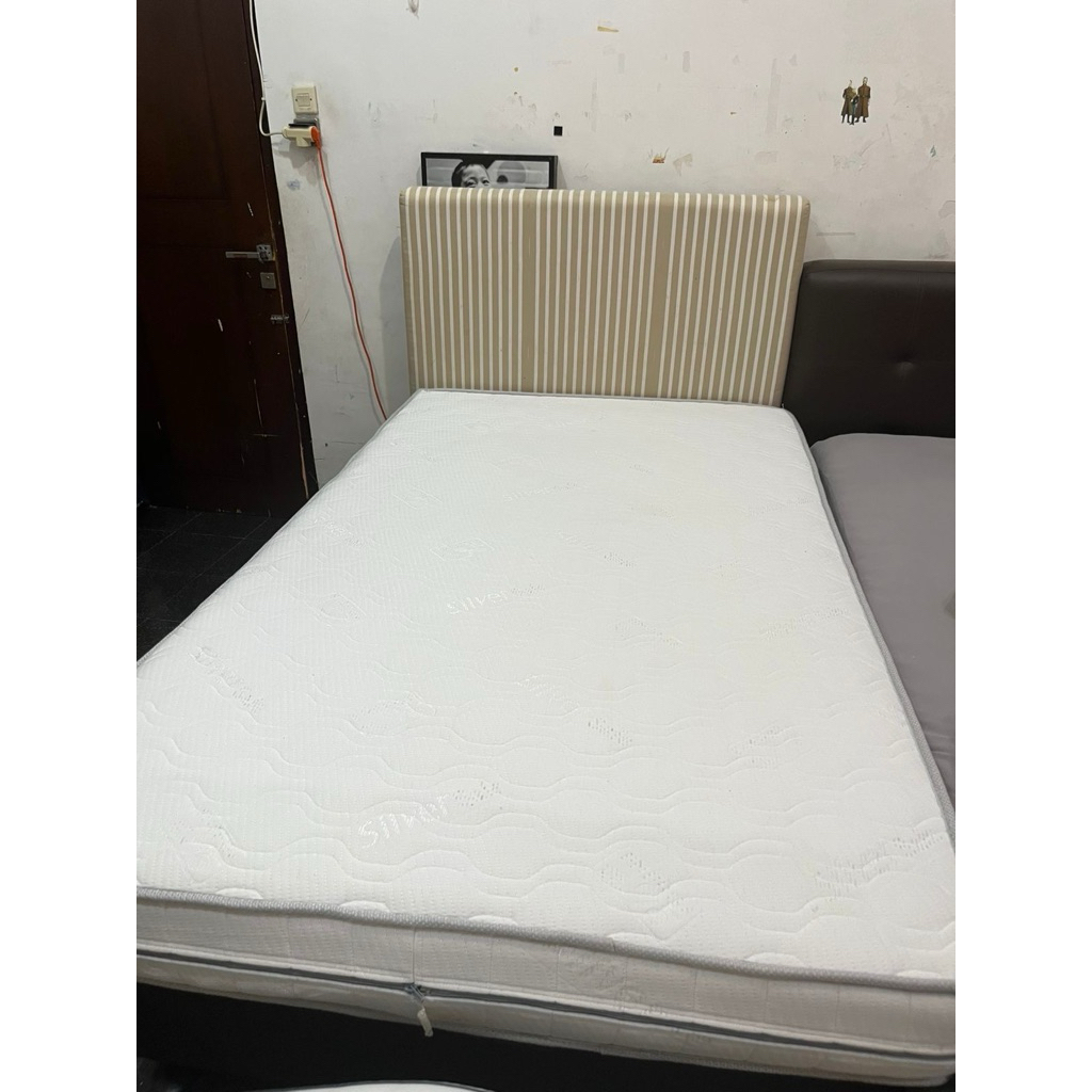 Kasur / matras Informa tanpa Dipan memory foam Silver