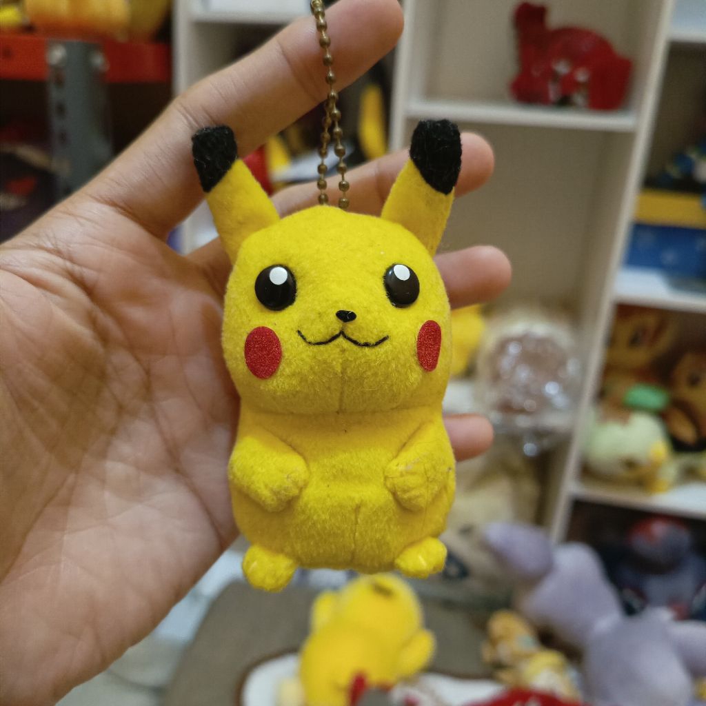 Ganci Pokemon Pikachu Classic Bandai Mata Keras / Keychain Pikachu