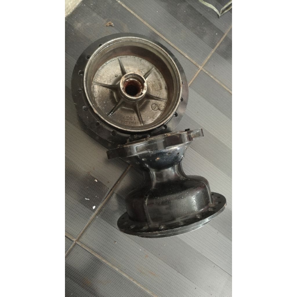 tromol depan belakang suzuki TS 125 Original cabutan motor