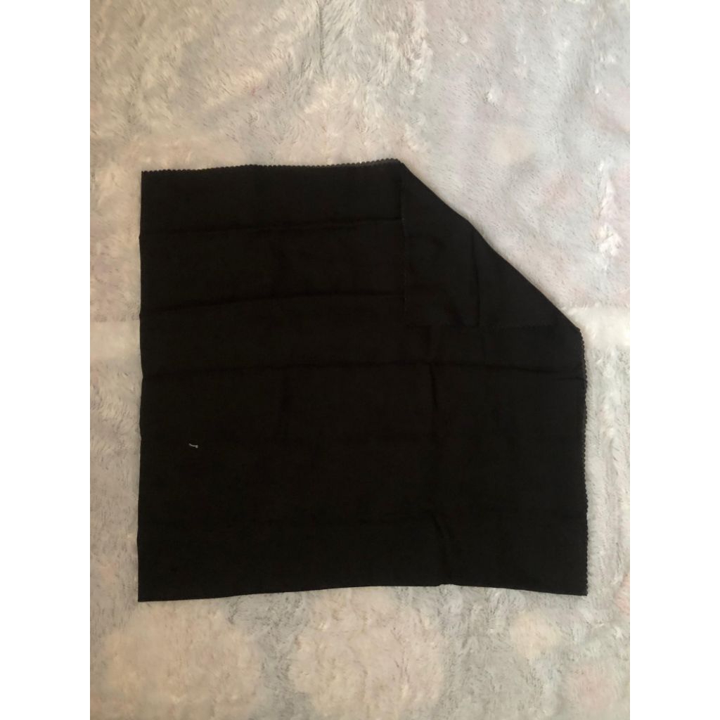 jilbab segi empat voal polos hitam