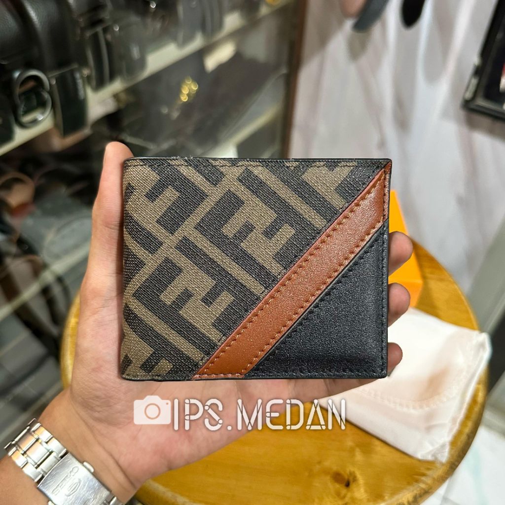Dompet Fendi Leather