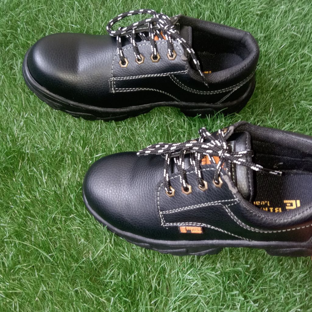 sepatu safety ujung besi pria dan wanita tali pendek / sepatu kerja/ sepatu proyek/sepatu kerja lapa