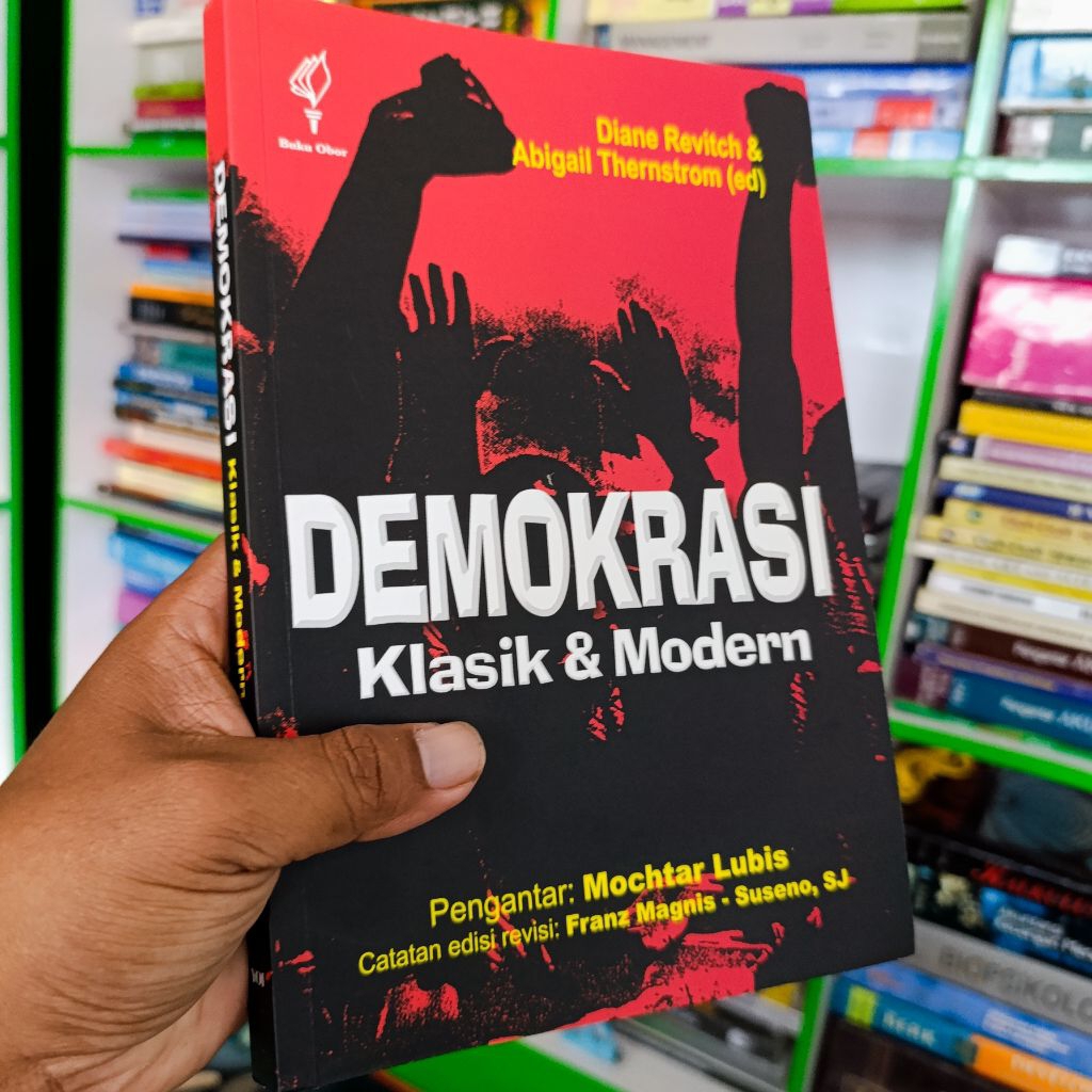 buku demokrasi klasik dan modern Diane revitch original