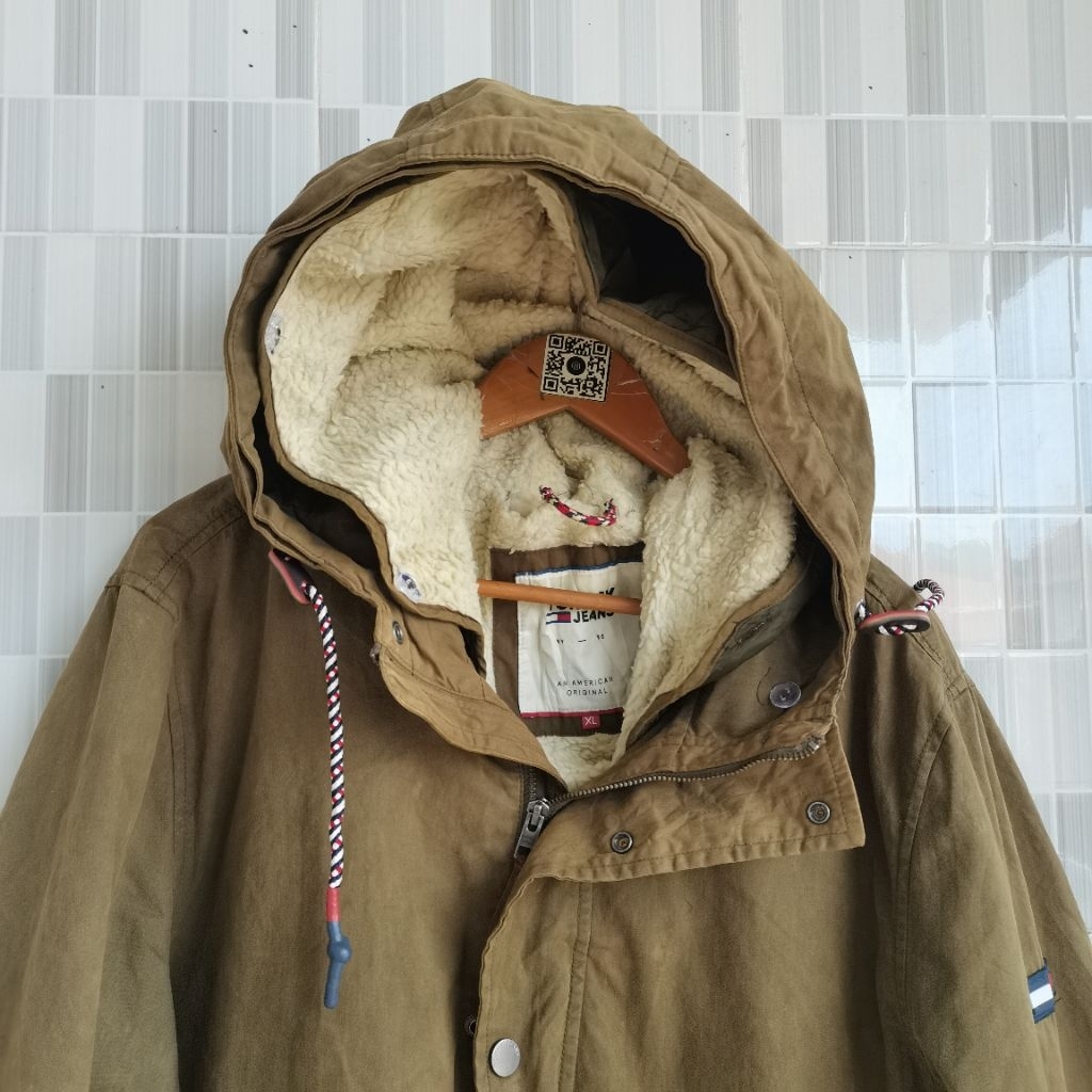 1203. PARKA TOMMY HILFIGER WARNA HIJAU ARMY SIZE XL PRELOVED