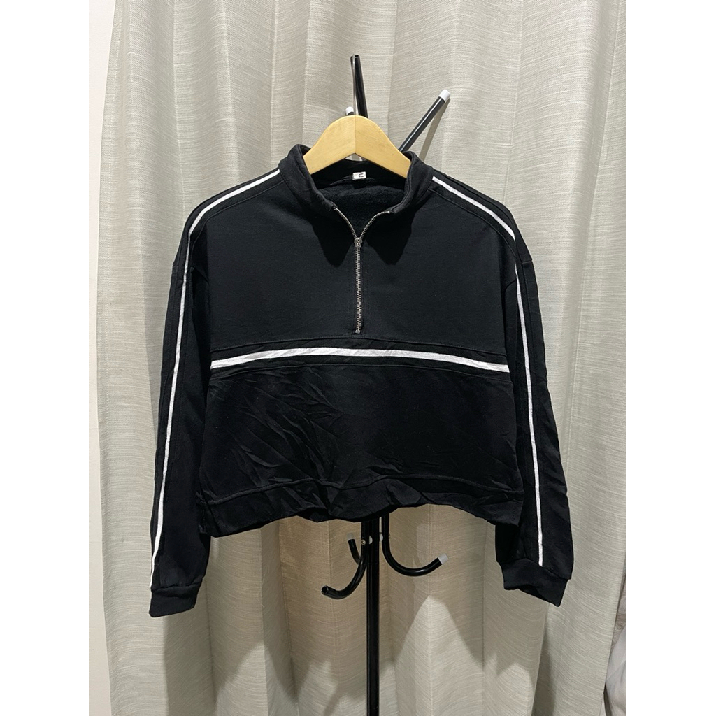 Atasan Halfzip Croptop Hitam (second)