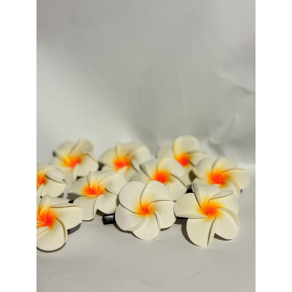 (ISI 1) JKB-27 JEPIT BUNGA KAMBOJA BALI PUTIH KUNING | JEPIT BUNGA KAMBOJA PUTIH | JEPIT BUNGA KAMBO