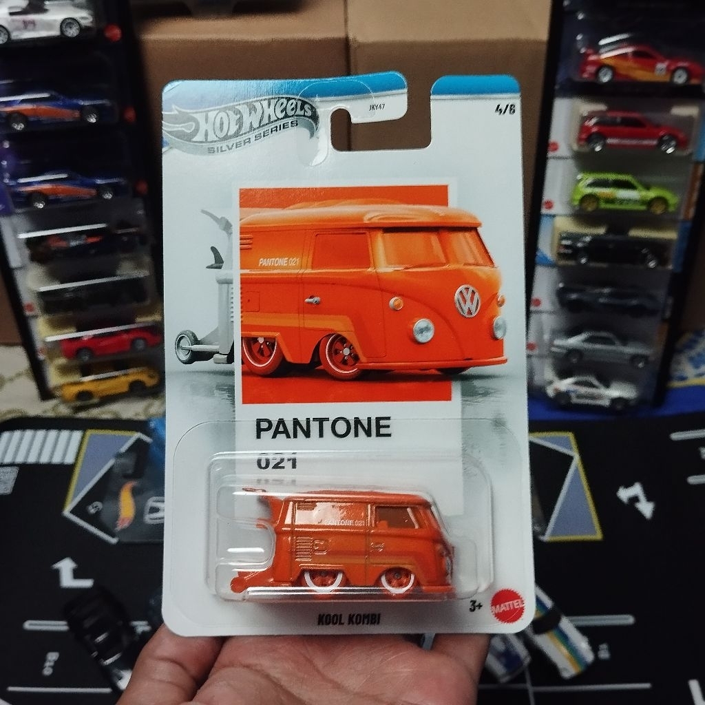 Hot Wheels VW Kool Kombi Pantone 021 Rare