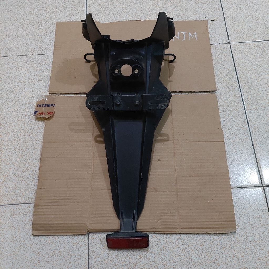 Spakbor Belakang Kawasaki Ninja 250 Karbu Original