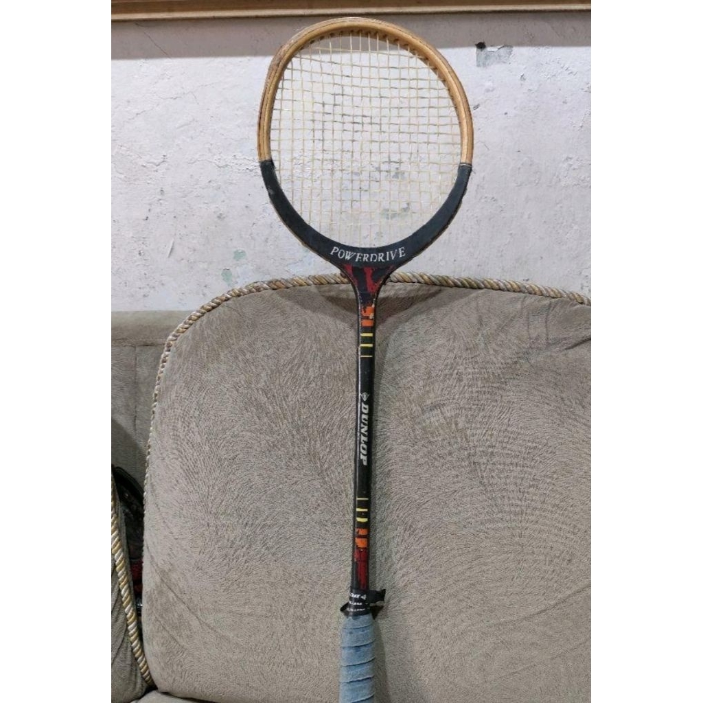 Pajangan langka Raket  Kayu Jadul Vintage Dunlop thn70an ada Minus penyok Tinggi;69cm