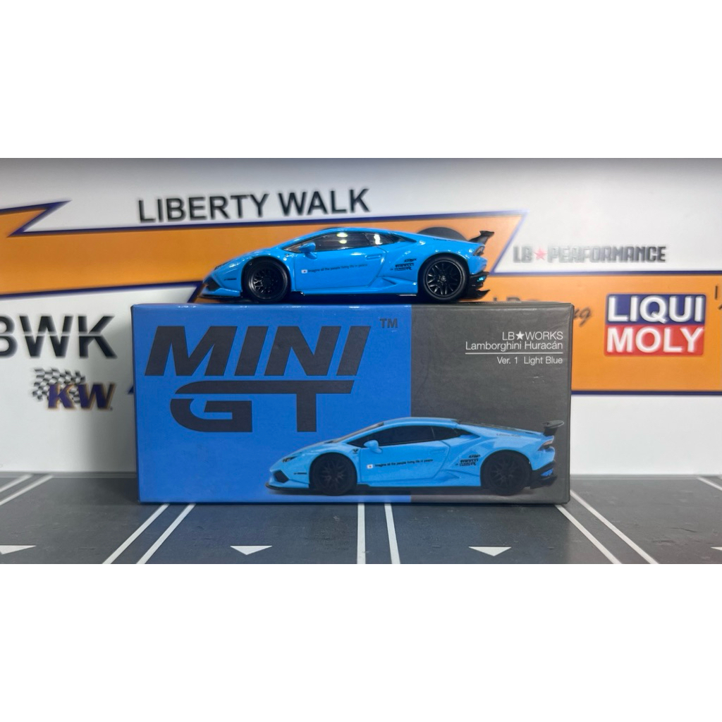MiniGt Lamborghini Huracan Ver.1 Light Blue dan Huracan Red