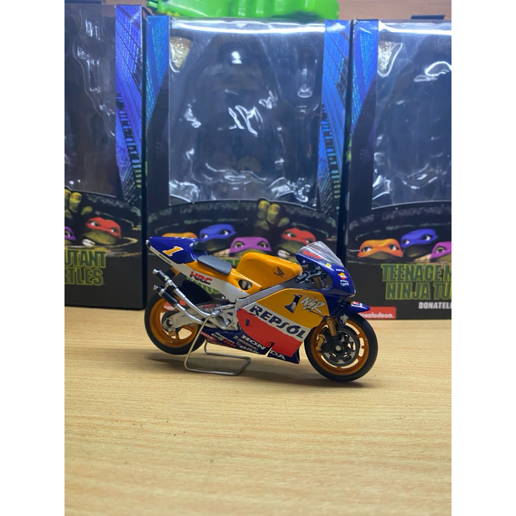 Diecast Miniatur Motogp Saico 1/18 Honda NSR 500 Micheal Doohan (mickdoohan) 1998 Loose No Box Minus