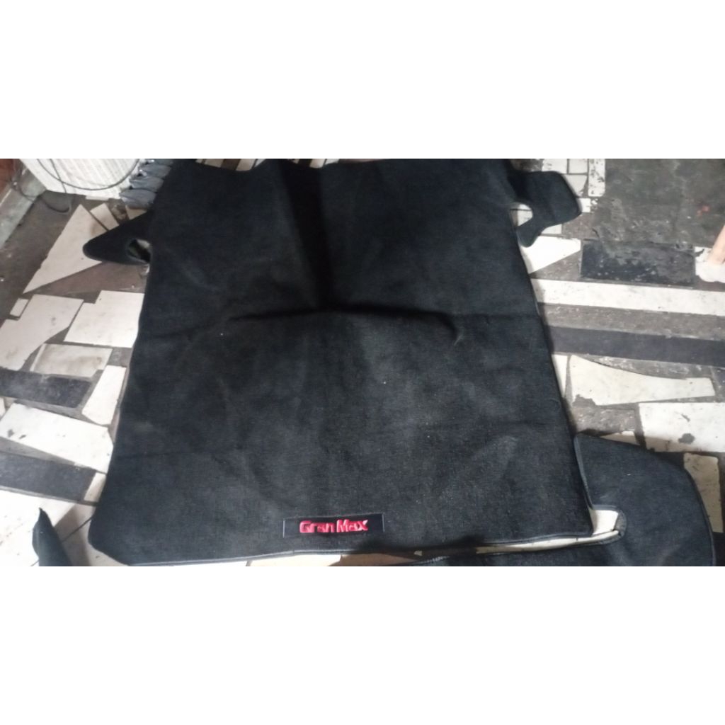 karpet bagasi grandmax