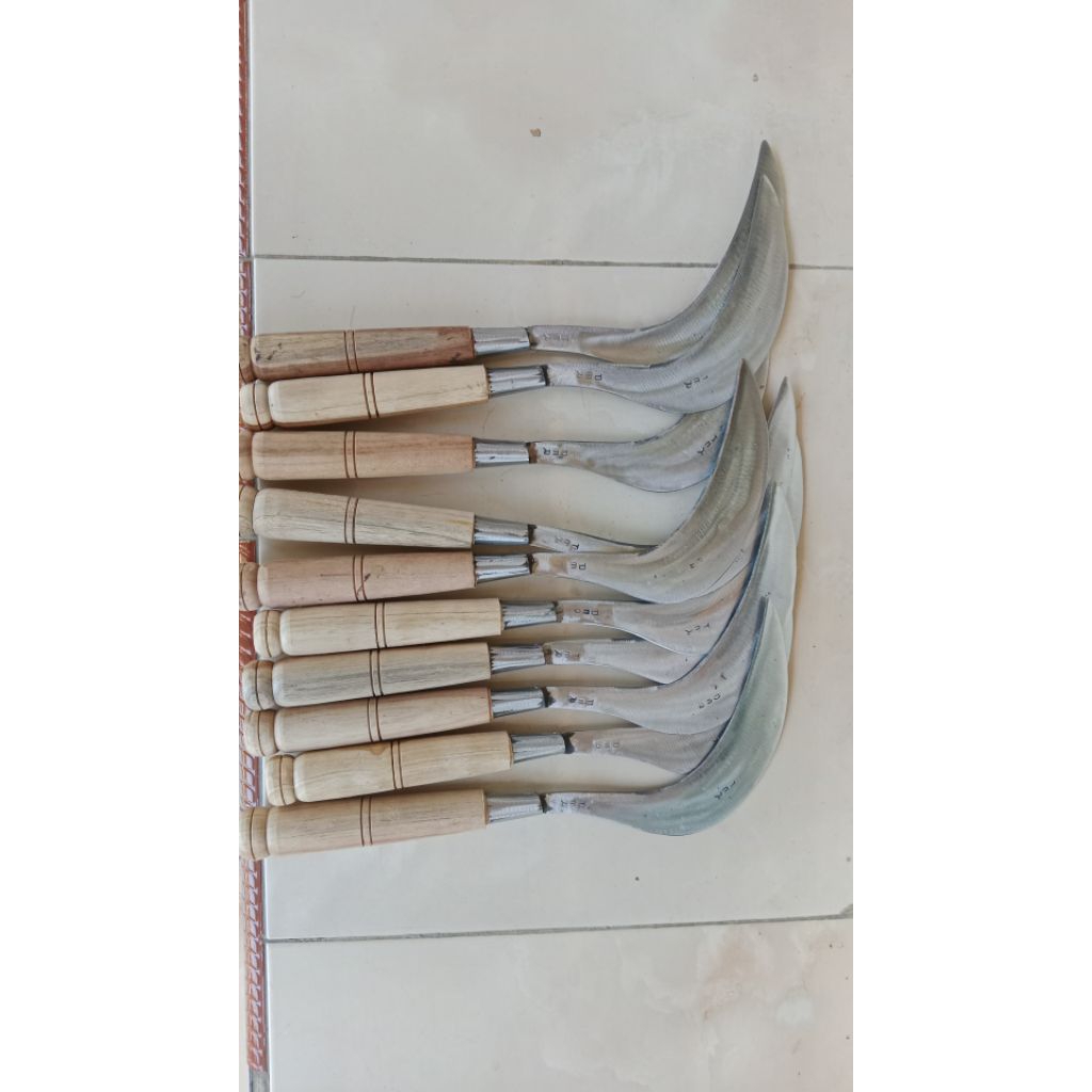 sabit rumput ukuran kecil tapi bagus kwaliyasnya