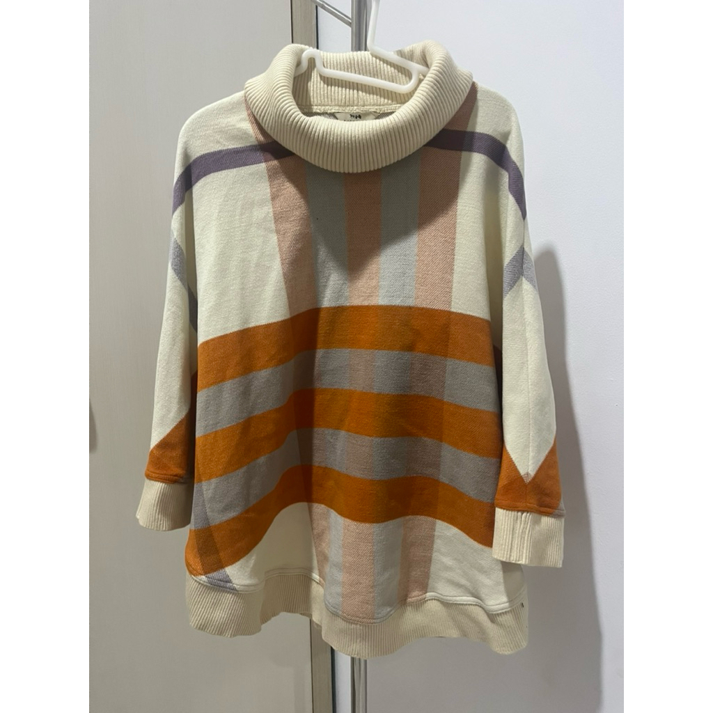 Sweater Turtleneck Motif Kotak