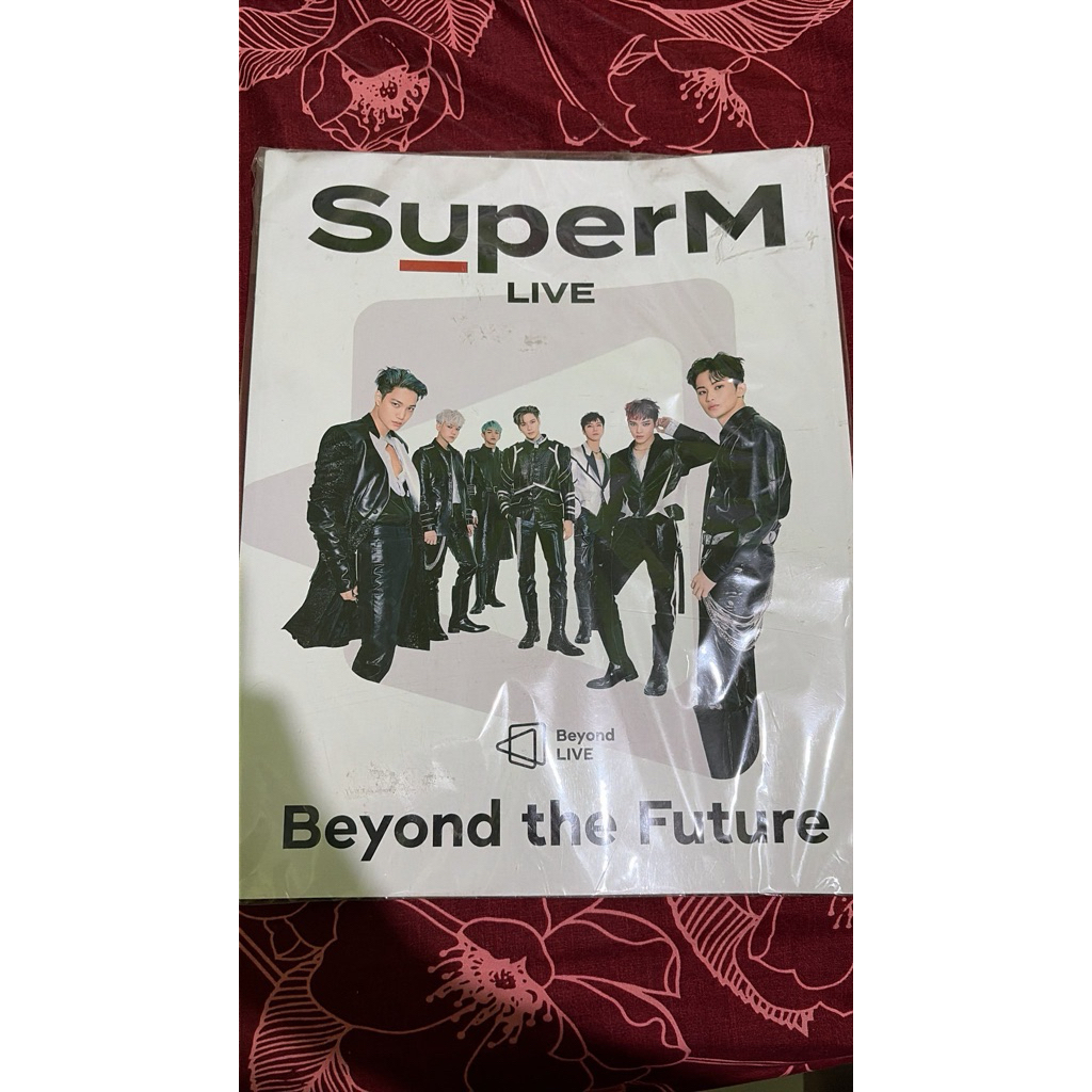 photobook superm mark lucas kai taemin baekhyun ten taeyong jopping beyond live album brochure conce
