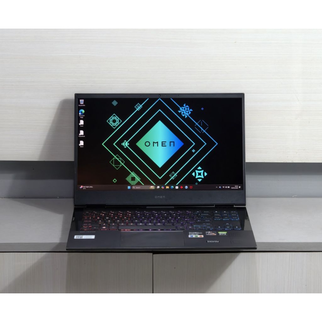 LAPTOP GAMING OMEN by HP 16-C0092AX R7-5800H RTX 3070 100% sRGB