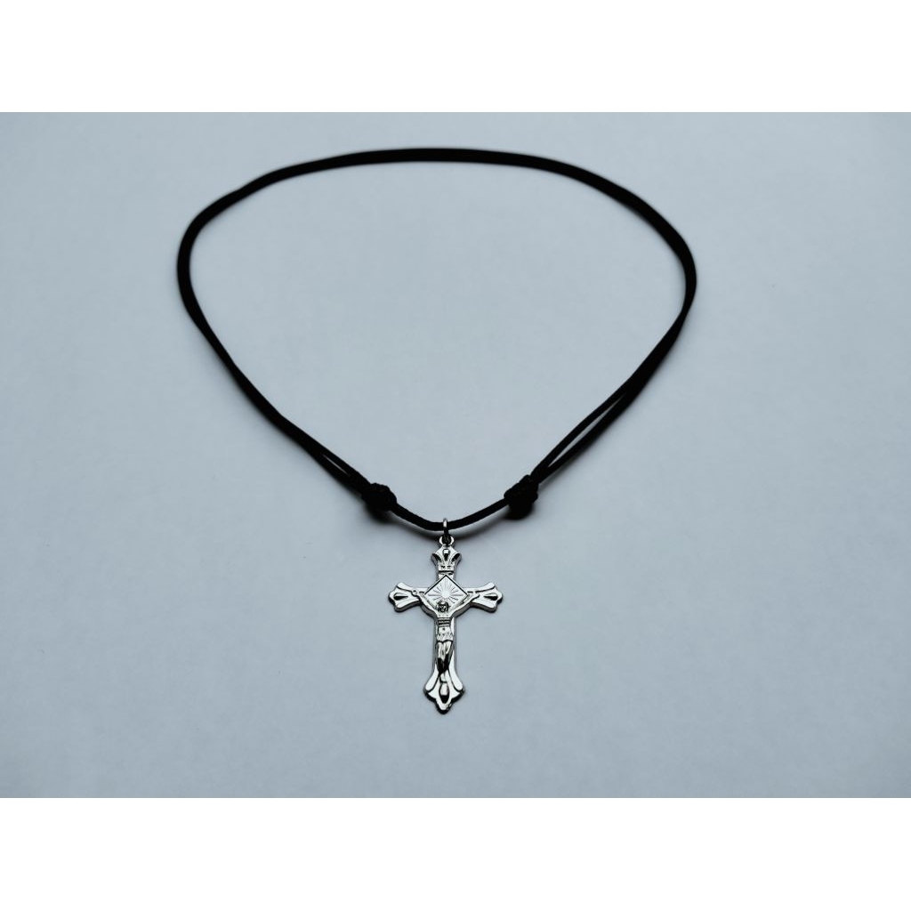 K11 KALUNG TALI SALIB TITANIUM SILVER KATOLIK TALI HITAM POLOS