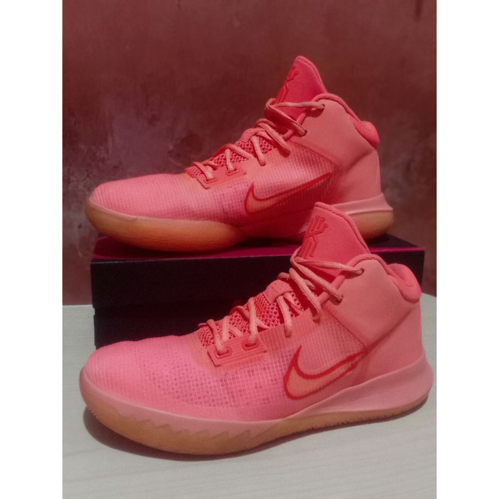 sepatu basket/volli second size 44