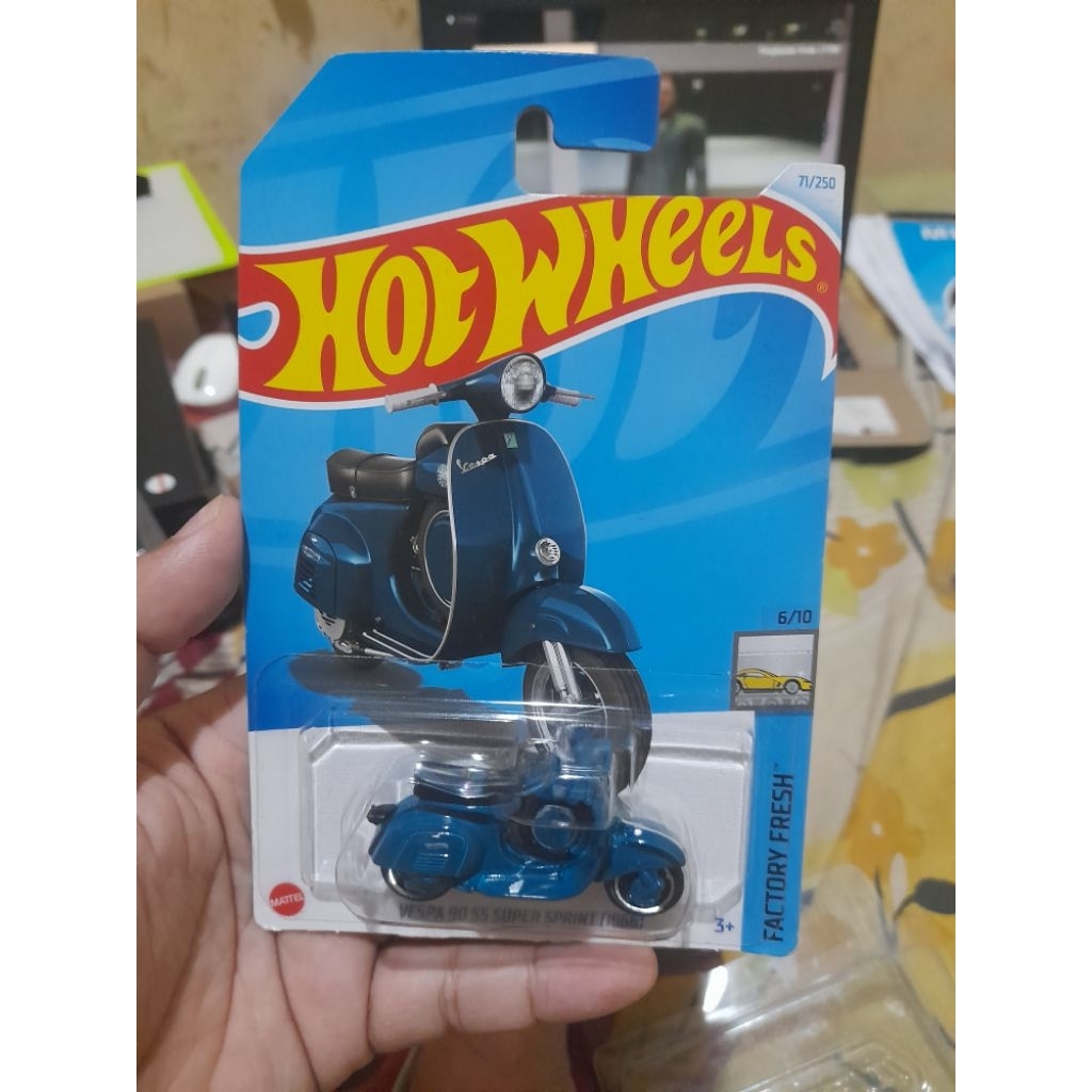 VESPA SUPER SPRINT 1966 BIRU