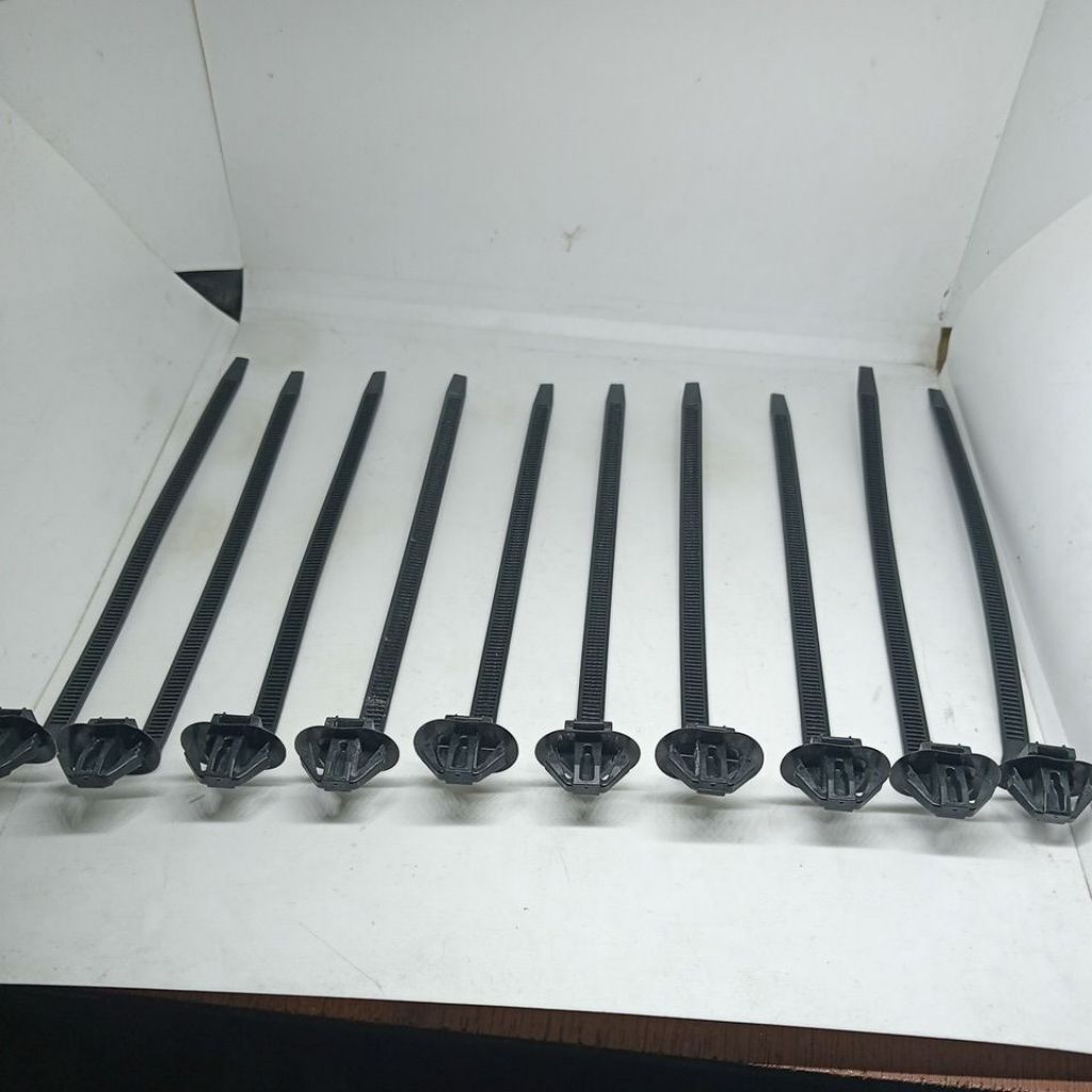 KABEL TIES BODY MOTOR MOBIL PENGIKAT KABEL BODY ORIGINAL PER 10PC