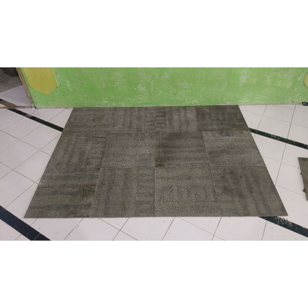 Karpet Tile Lantai Bekas Kantor/Hotel 50x50cm