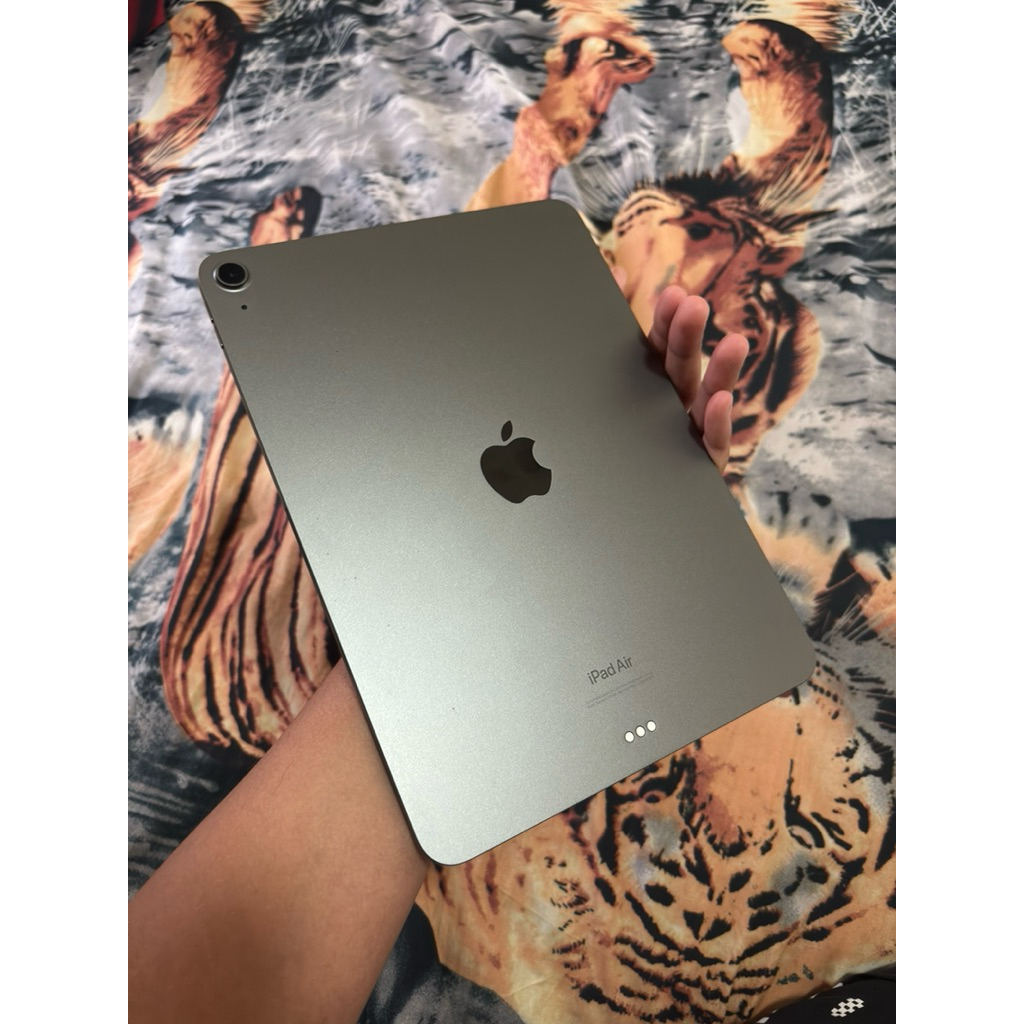 iPad Air 5 LL/A WIFI 64GB Gray CPO Garansi Aktif
