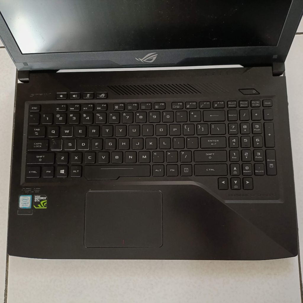 Bekas Laptop Gaming ASUS ROG Strix GL503 (15 Inch 8th Gen CPUs) MATOT