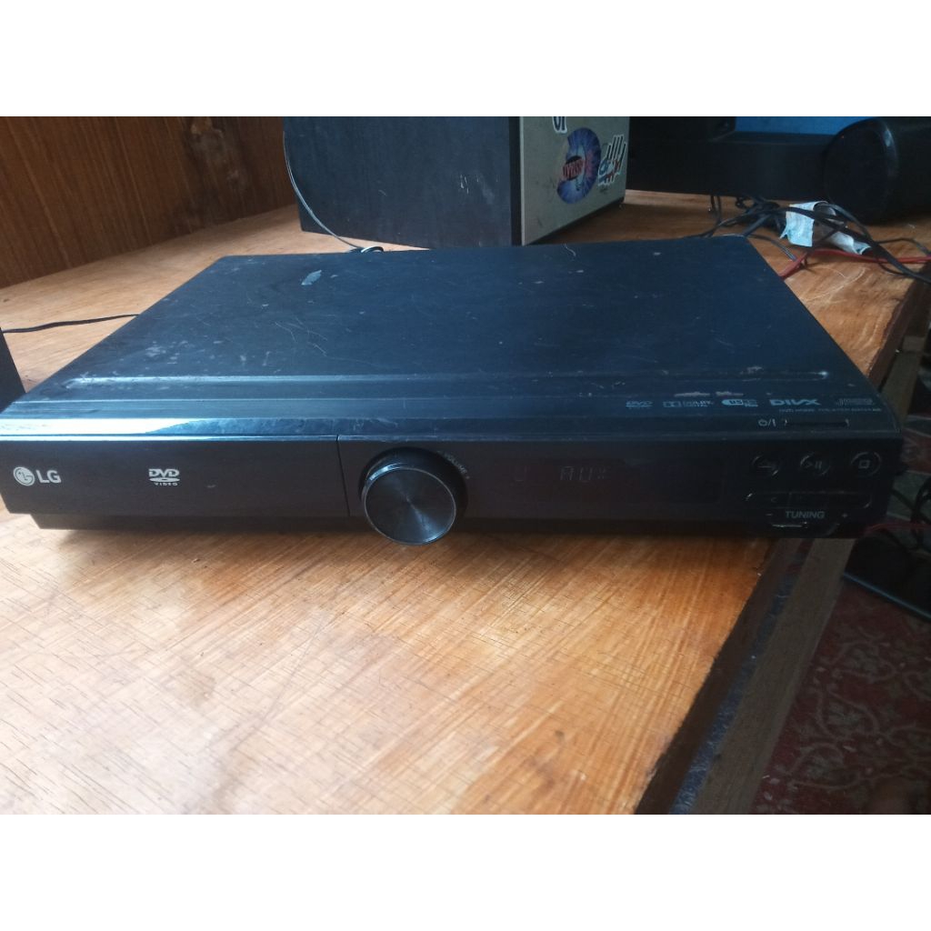 DVD HOME THEATER LG DH3140S bekas dvd home theater pilips