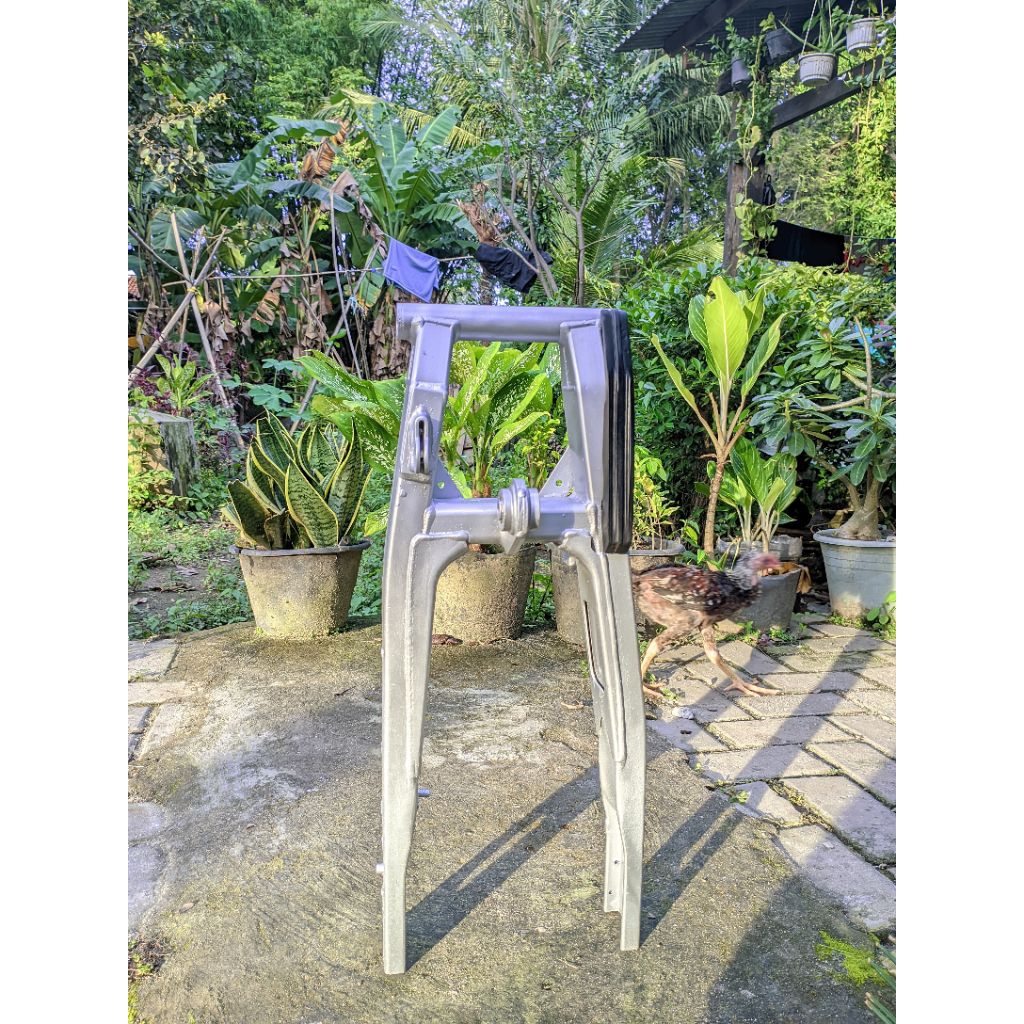 SWING ARM SASIS MOTOR VIXION OLD LAMA ORIGINAL COPOTAN SIAP PAKAI